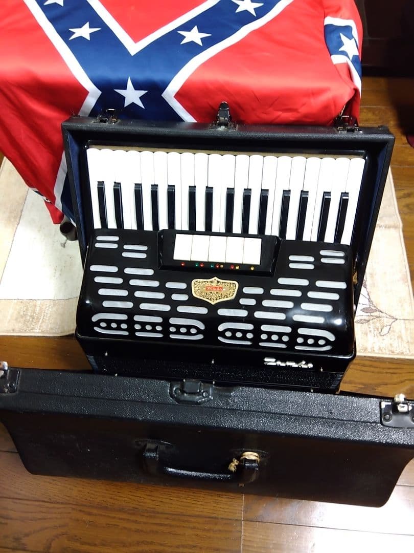 練習用に最適 TOMBOアコーディオンNO65