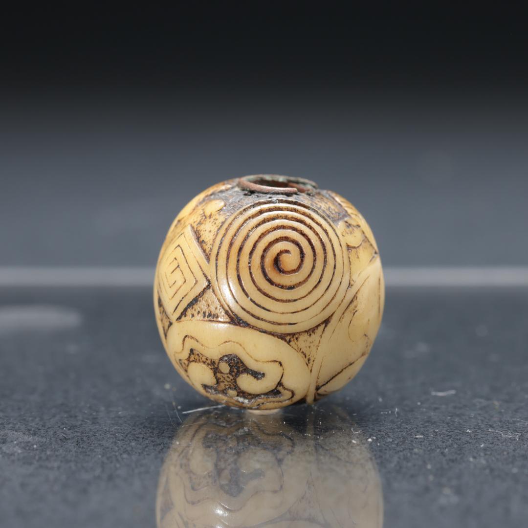 緒締め玉　七宝文　渦　鹿角　骨董　胴乱　印籠　R1446