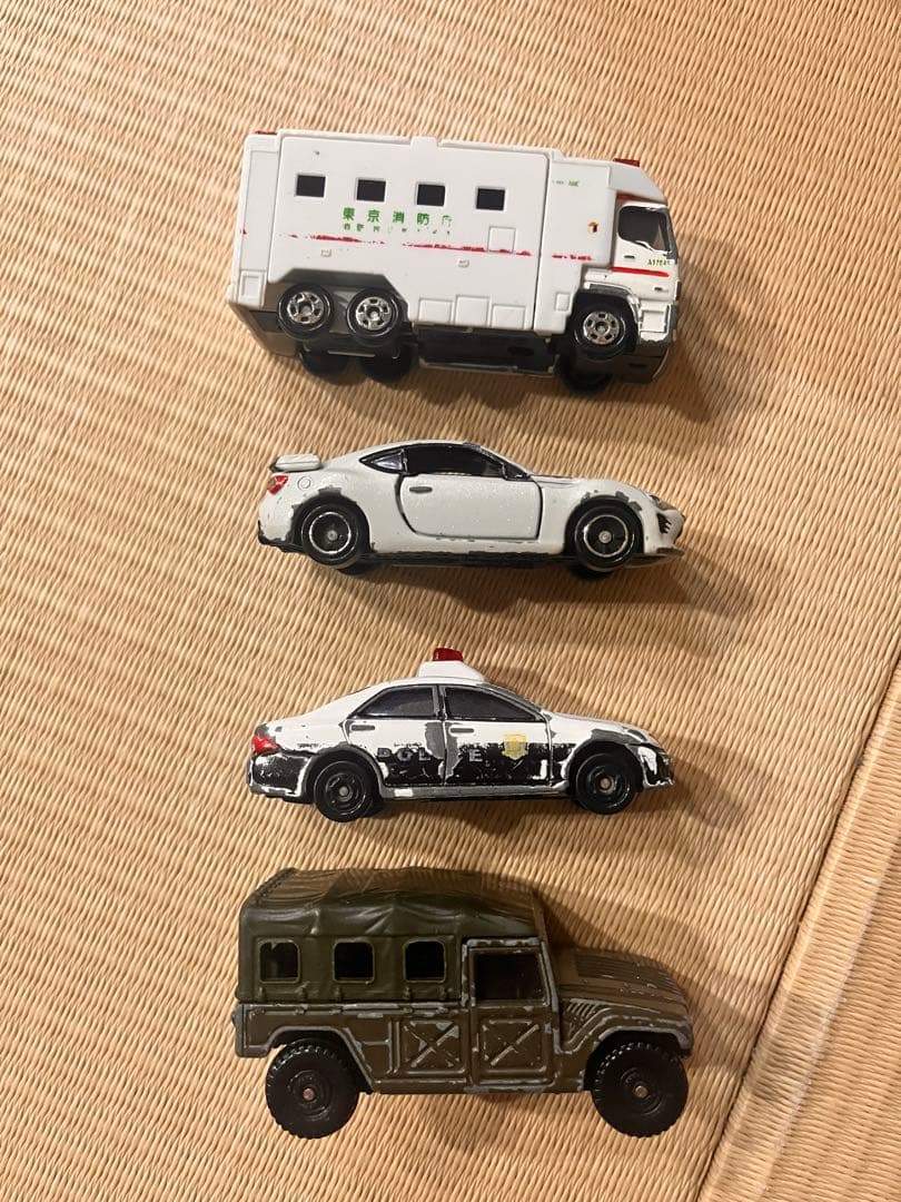 トミカ、ミニカーまとめ売り112台