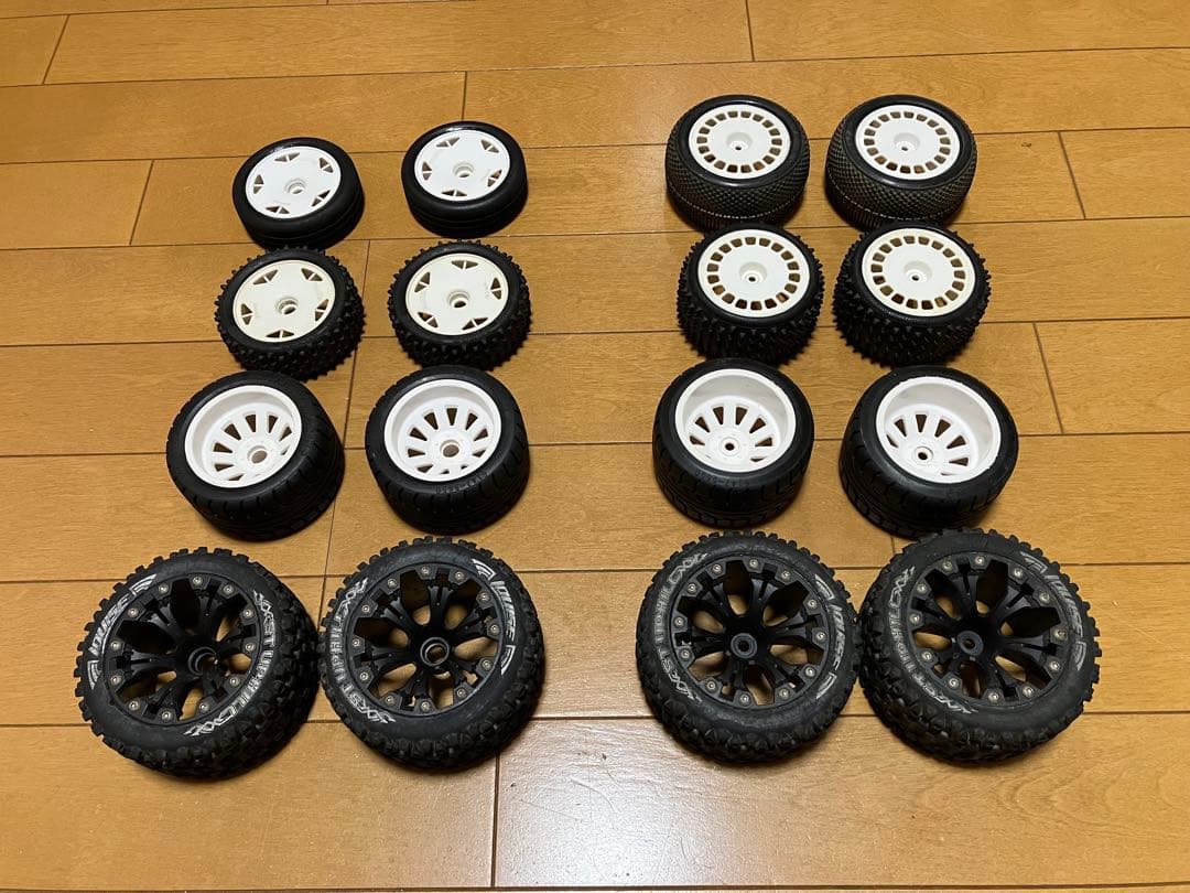 タミヤ DT-03(メカ一式装着済)