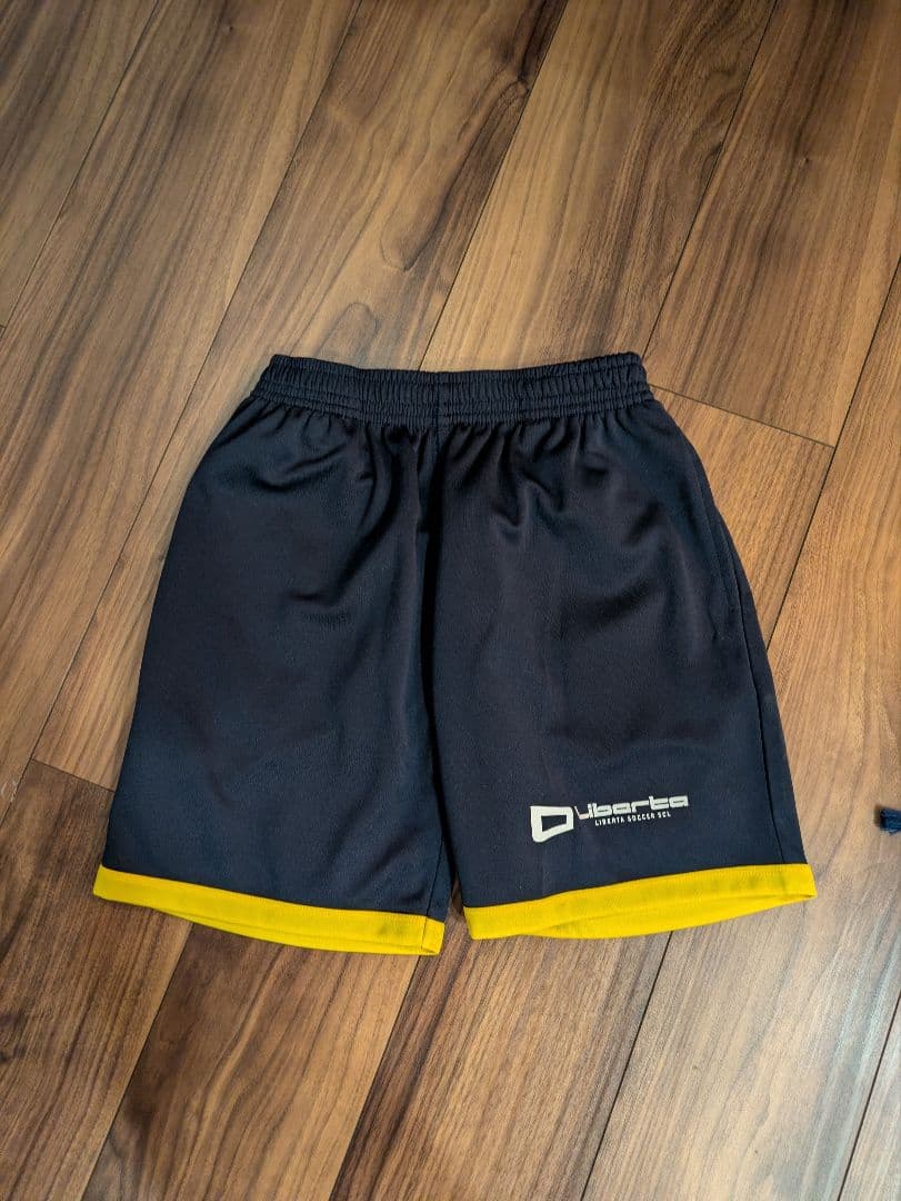 【リベルタユニフォーム】160サイズ　 サッカーウェアセット イエロー/ネイビー