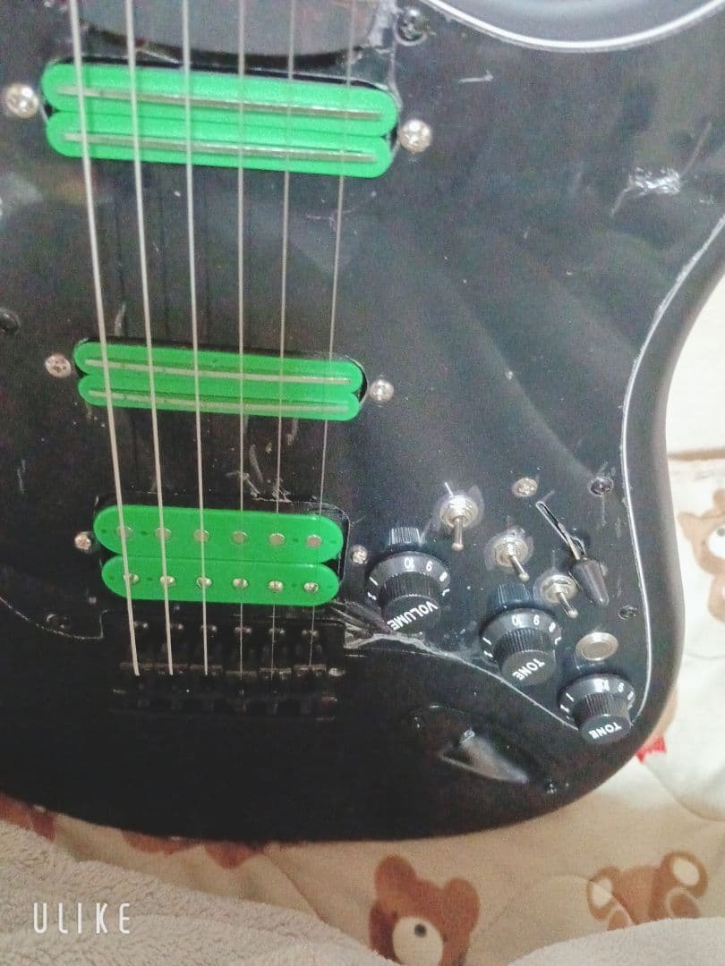 ストラトキャスター タイプ エレキギター