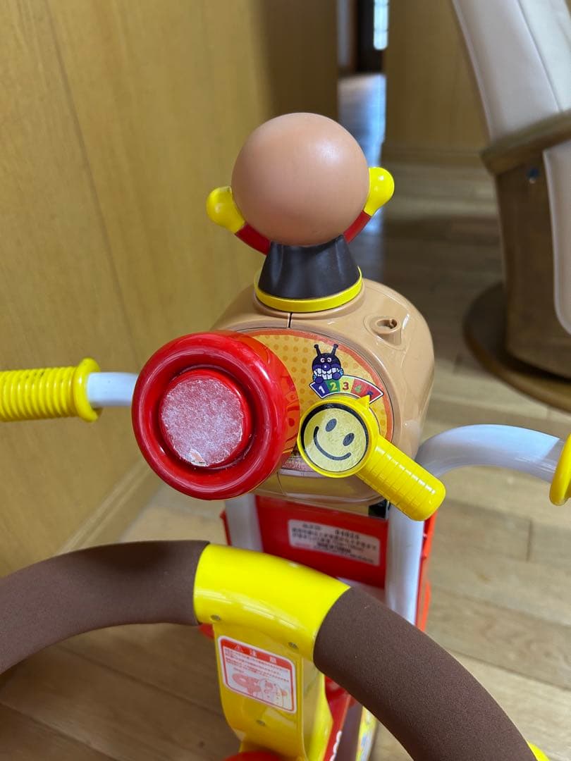 【値下げ・美品】アンパンマン・三輪車