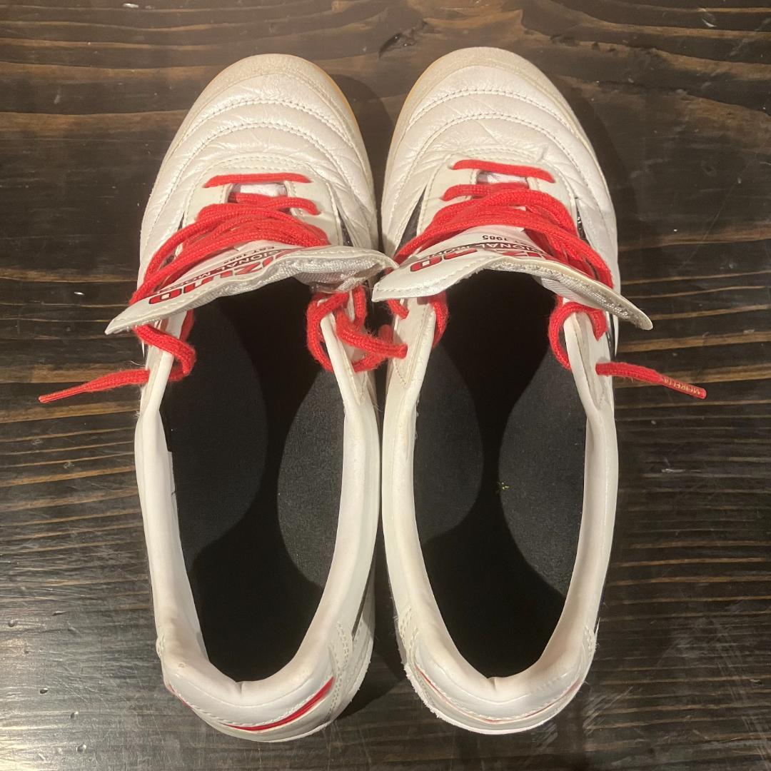 MIZUNO　フットサルシューズ　MORELIA　白/黒/赤　25.5cm