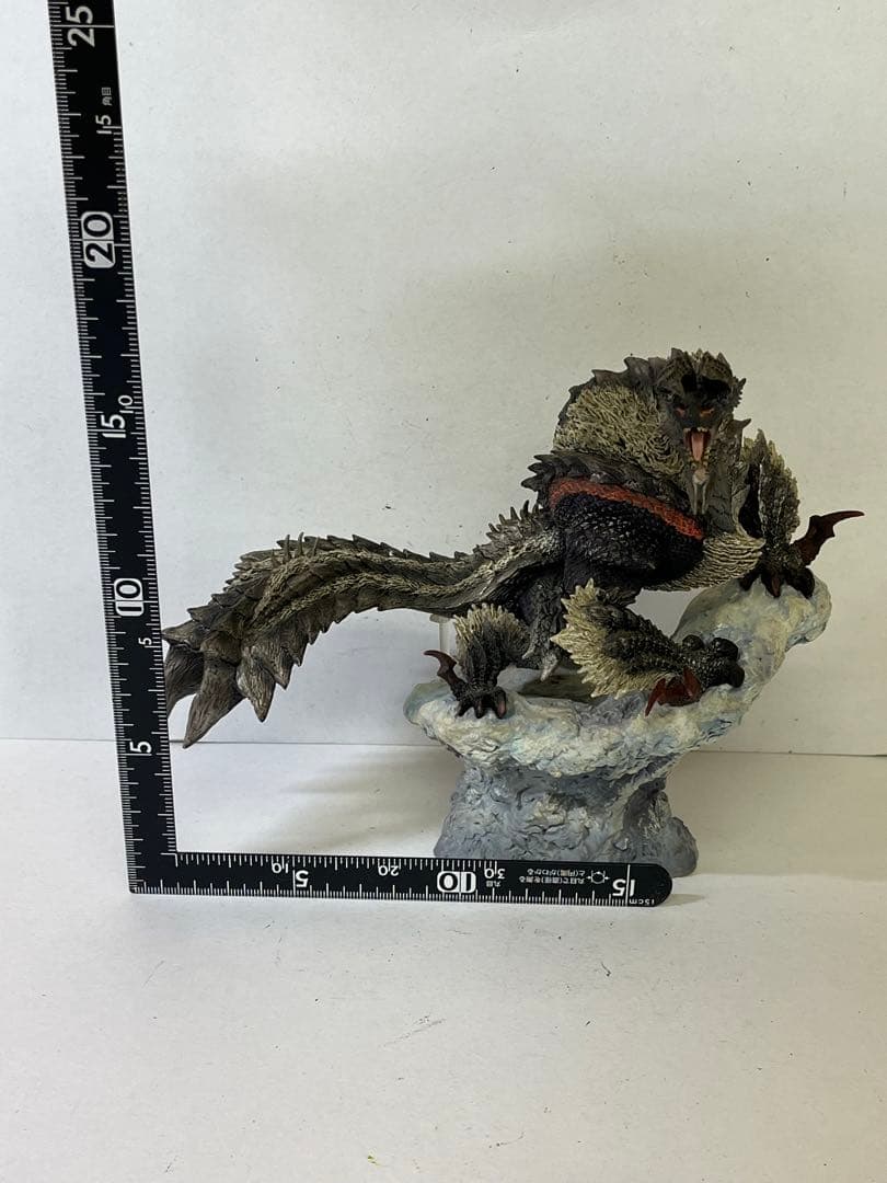 ニ*生様 K687 モンスターハンター 獄狼竜 ジンオウガ 亜種 カプコンフィギ