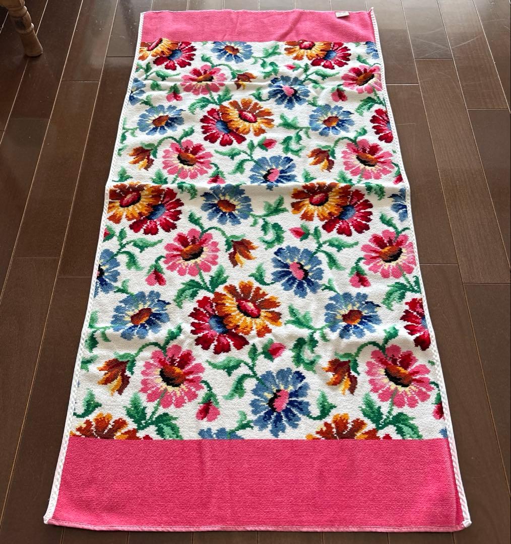 未使用　FEILER スポーツタオル　フェイラー　花柄　ピンク　ホワイト系