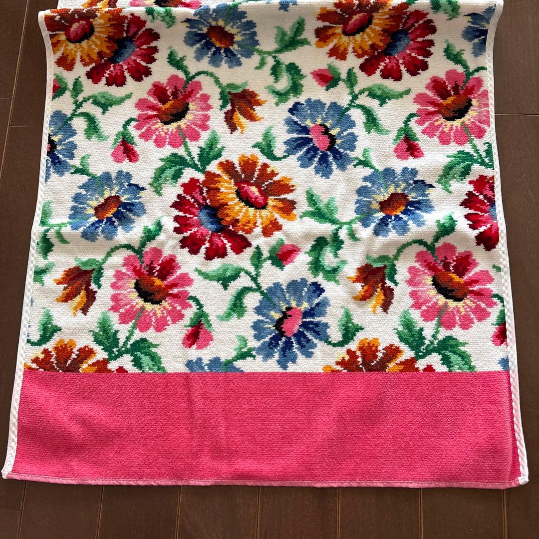 未使用　FEILER スポーツタオル　フェイラー　花柄　ピンク　ホワイト系