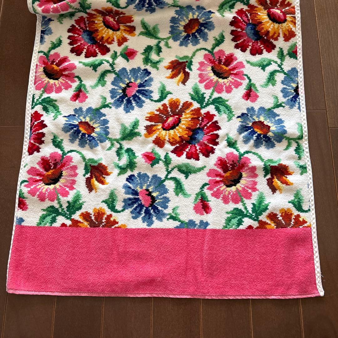 未使用　FEILER スポーツタオル　フェイラー　花柄　ピンク　ホワイト系