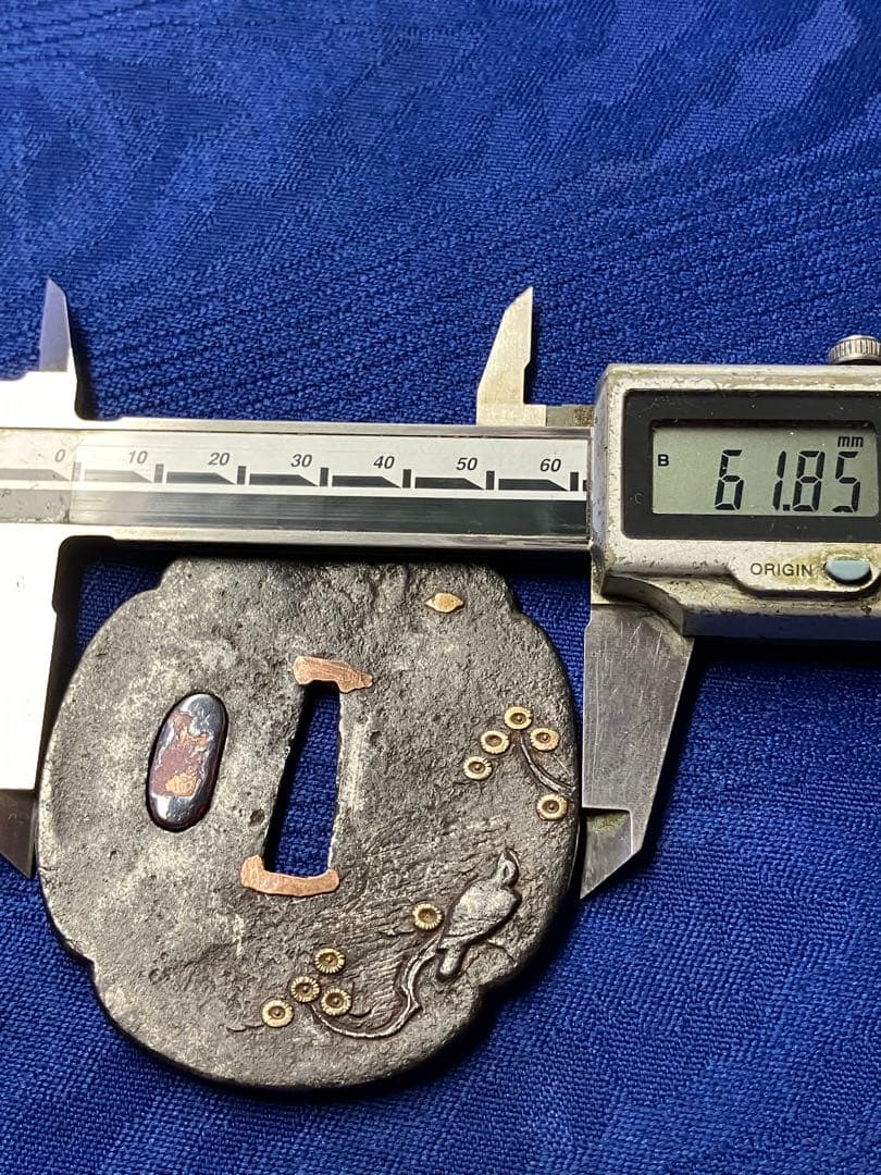 鍔　日本刀　短刀鍔　小刀鍔　金銀銅象嵌　時代物　刀　武具