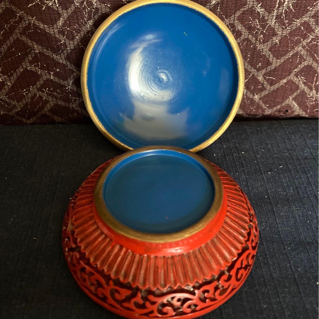 堆朱牡丹雷唐草文香合　中国工芸品