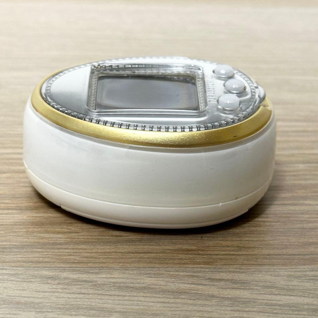 たまごっち 4U ホワイト TAMAGOTCHI