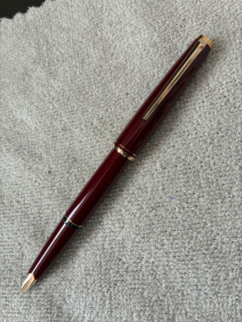 ◾️美品◾️MONT BLANC モンブラン◾️万年筆 ◾️ボルドー色／金色