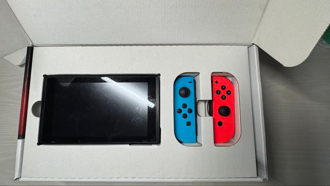 F*e様 Nintendo Switch ネオンブルー/ネオンレッド 本体