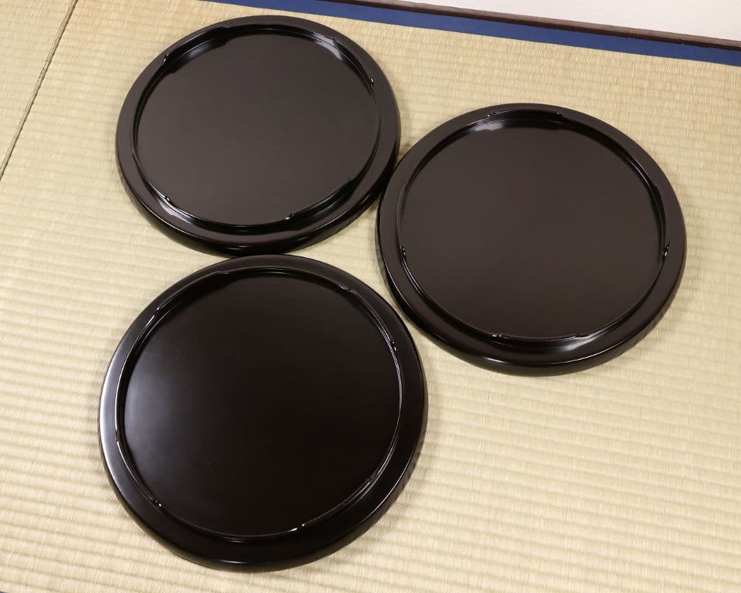 輪島塗 本堅地 黒塗 縁青漆 足付 丸膳 37.8cm 三客 木製【CM384