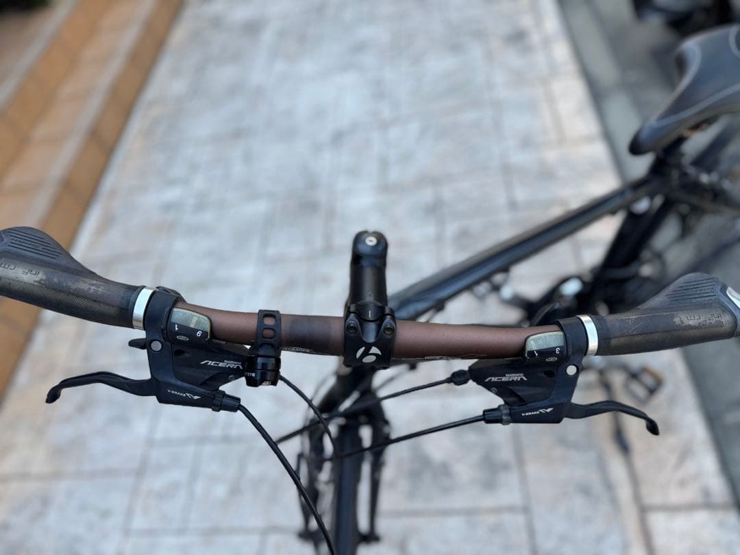 は*る様 【定価8.3万円】マットブラックTrek 大阪府引き取り可能な方限定