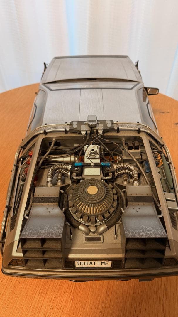 ホットトイズ1 6スケールデロリアンバックトゥザフューチャー