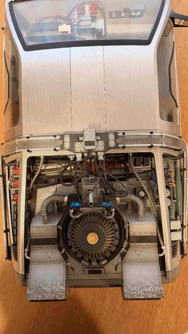 ホットトイズ1 6スケールデロリアンバックトゥザフューチャー