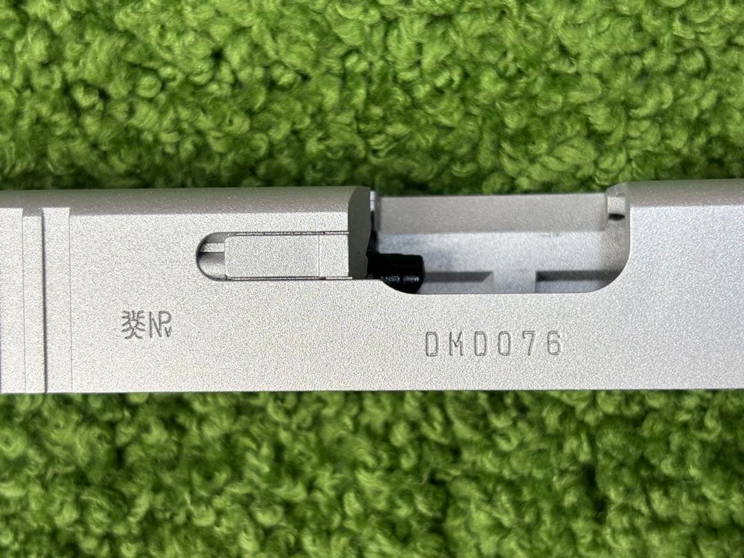 サイドアームズ　東京マルイ グロック17 Gen3 セラコートシルバースライド