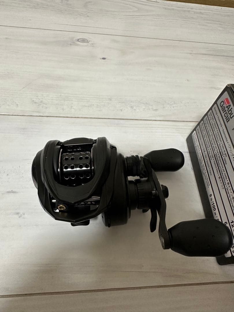 Abu Garcia ROXANI BF8 ベイトリール