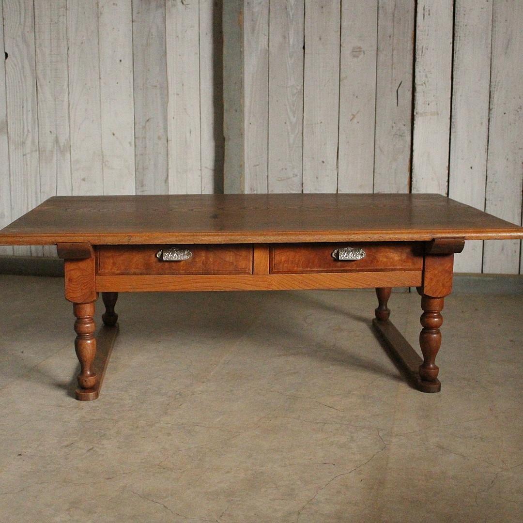 雰囲気の良い古い木製の机　引き出し2杯　ローテーブル　作業台　古家具　古民家