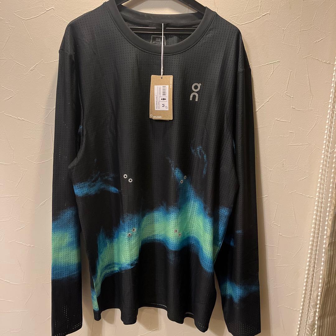 ON ウェア長袖Tシャツ ブラック・グラデーション海外Ｍサイズ