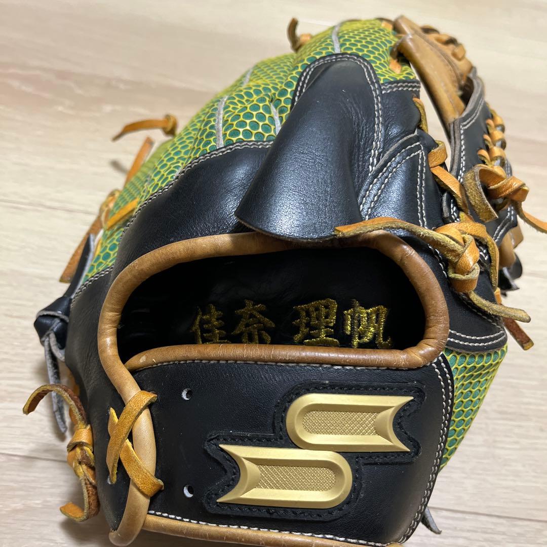 阪神タイガース　歳内　実使用　グローブ