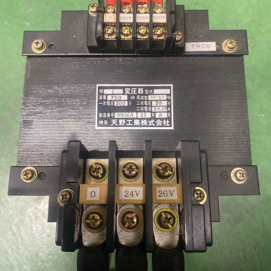 変圧器 容量 750 VA 周波数 50-60 Hz