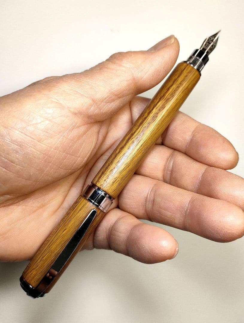 世界で一番硬い木【リグナムバイタ】グラデュエイト万年筆