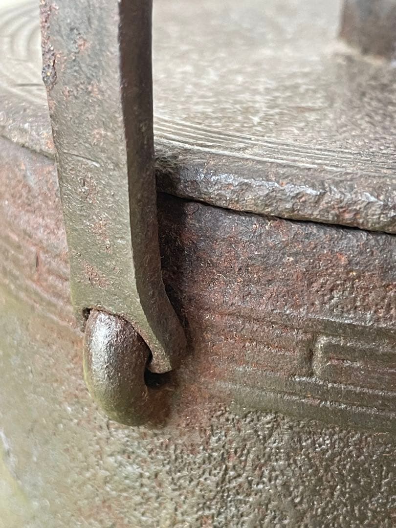 [時代物] 南部鉄瓶　鈴木盛久造　広口筒形　獅子摘み　1.5L