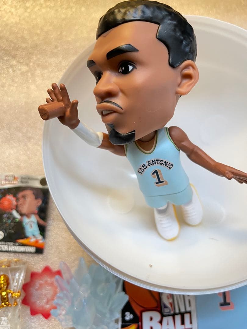 NBA BALLERS SRレア　 ビクター　ウェンバンヤマ