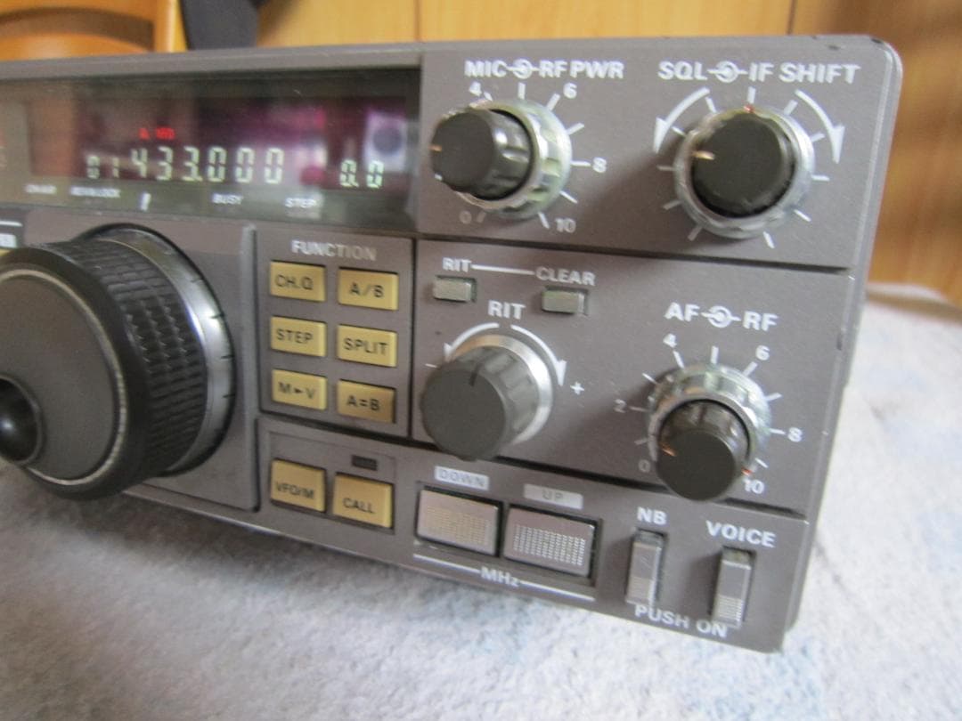 現状品　KENWOOD　TS-811D　430MHｚ　オールモード　25W機