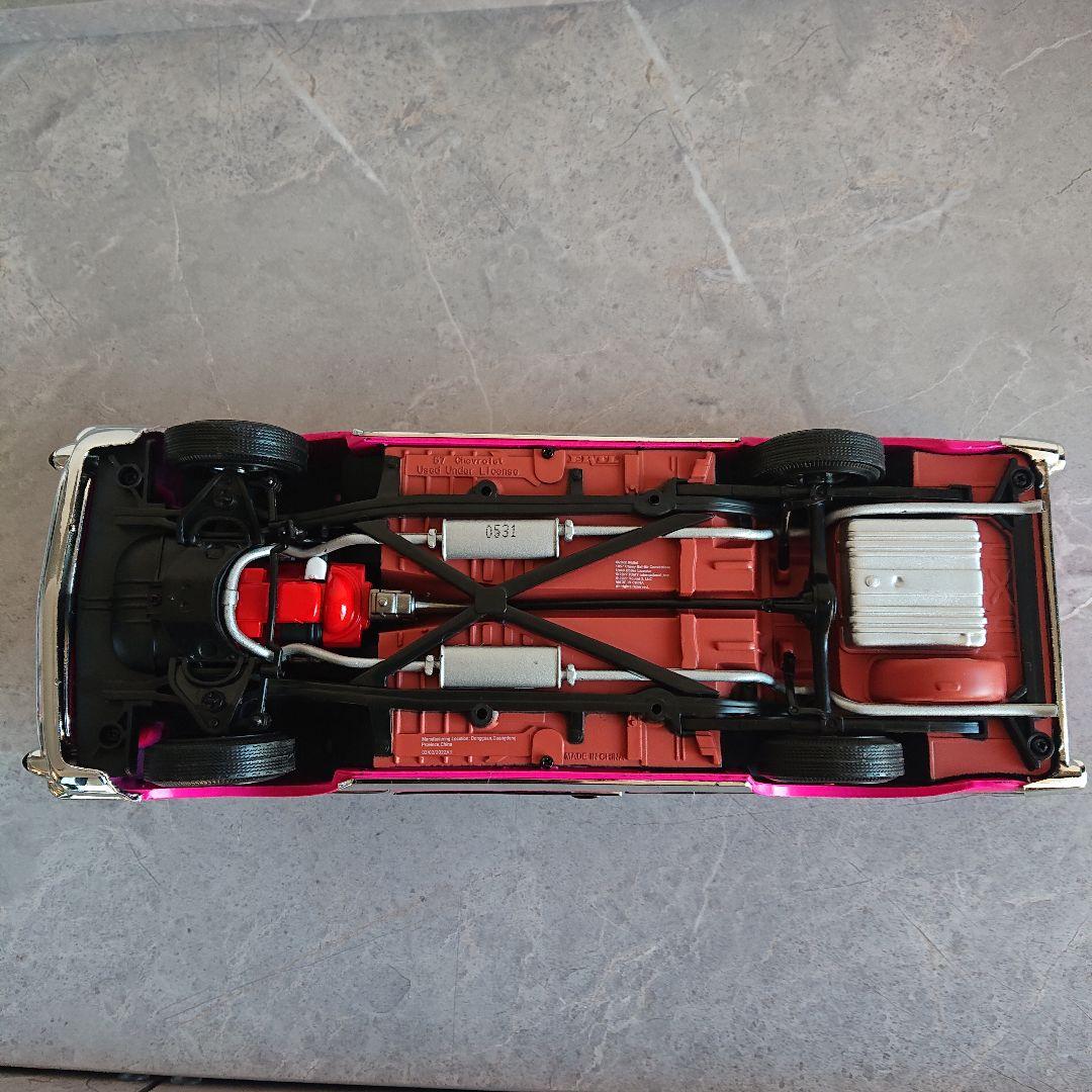 1/18 1957 シボレーベルエア バービー