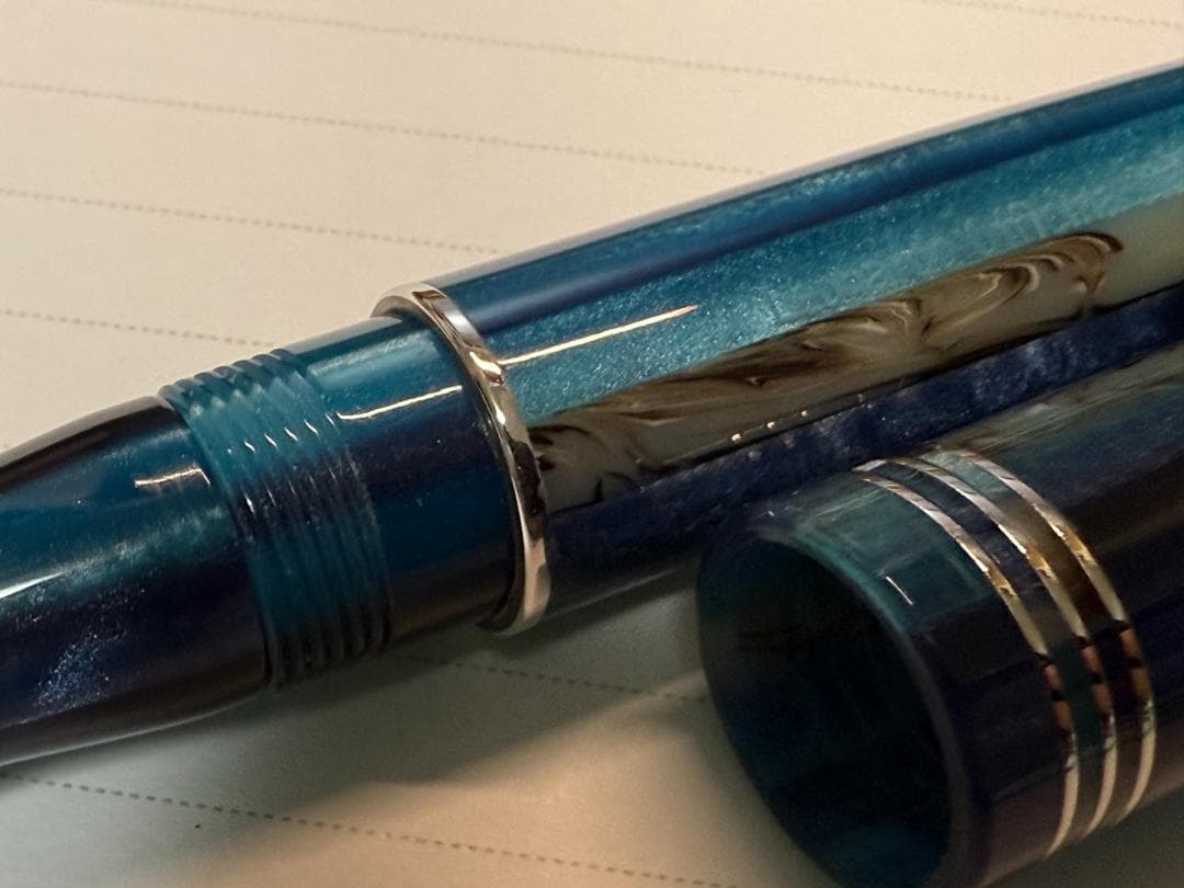 レオナルド モーメントゼロ ハワイブルー 万年筆 14Kニブ M