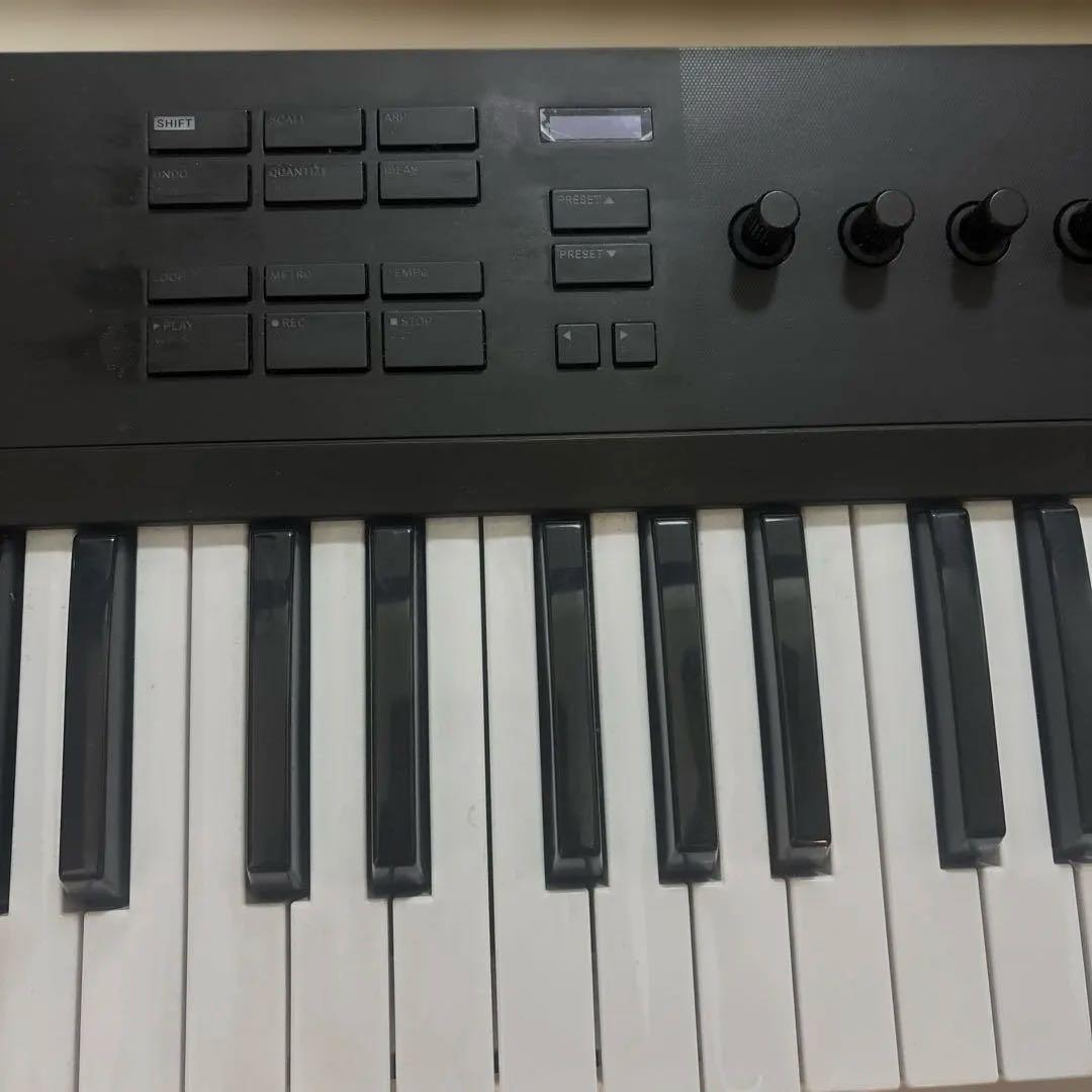 KOMPLETE KONTROL A61 キーボード