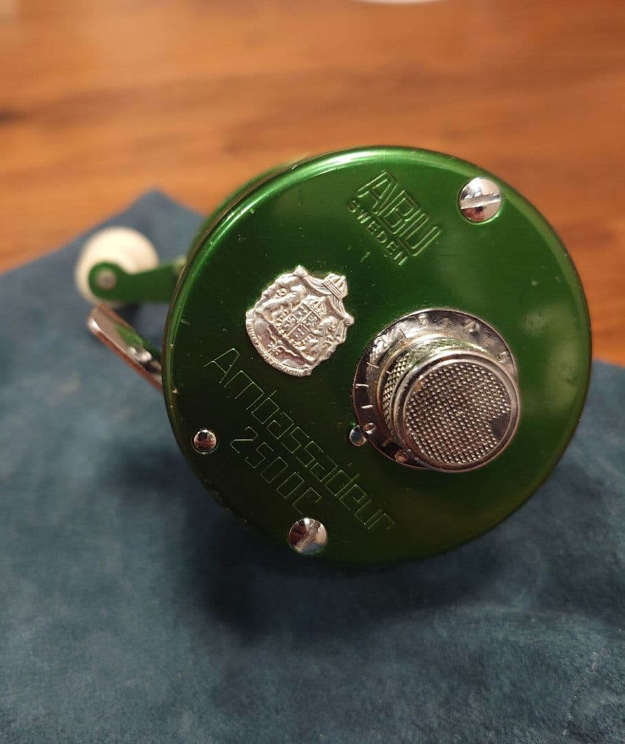 ABU Ambassadeur 2500C ノスタルジアグリーン