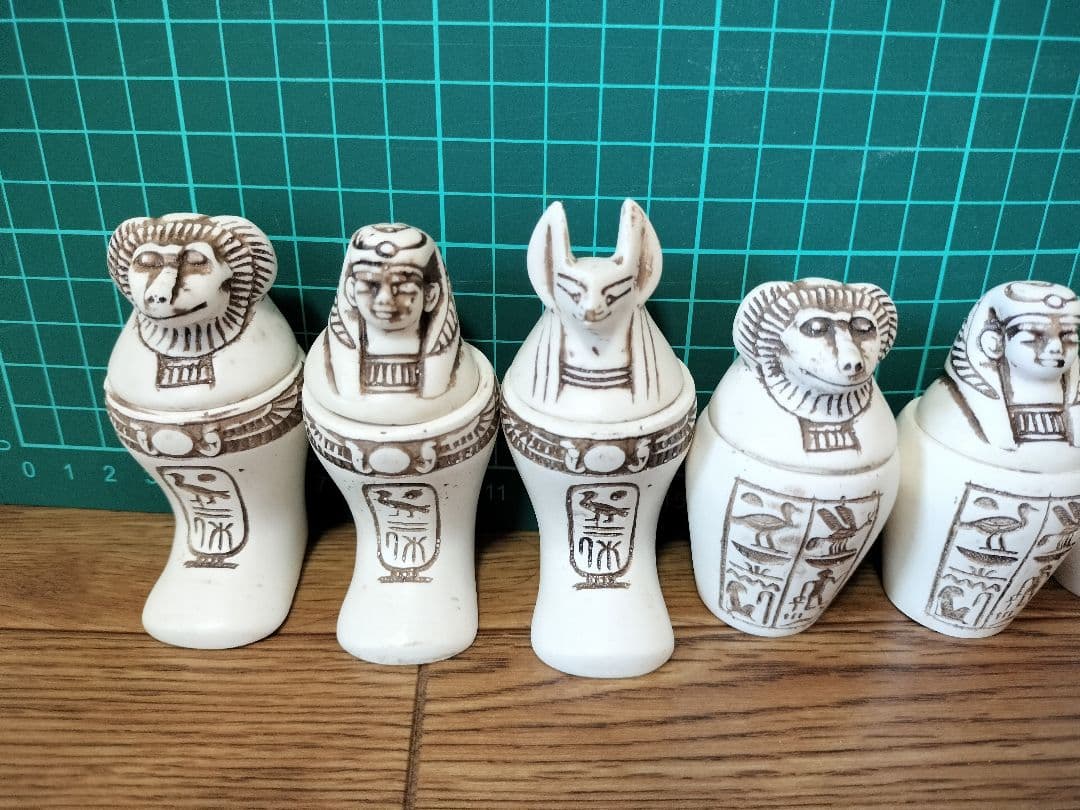 ラムセス大王展　カノプス壺　壷　古代エジプト　置物