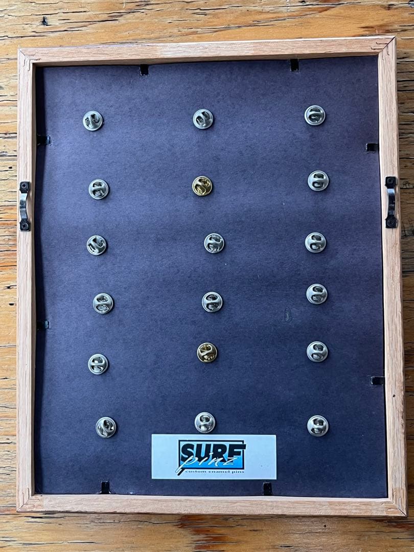 ビンテージサーフボードピンバッジコレクション額装　オールドサーフ ロングボード