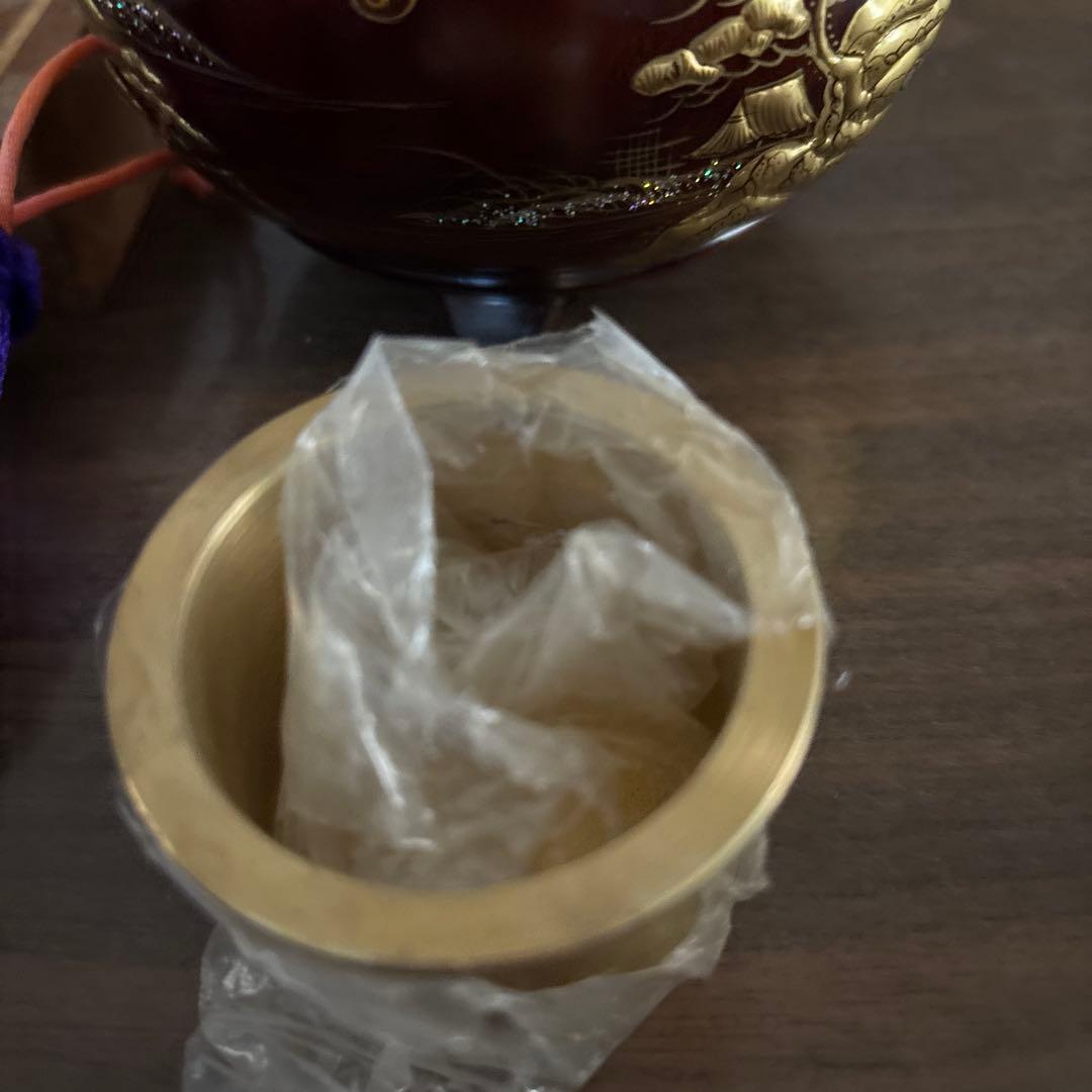 木箱入り　御香炉　本紫檀　金蒔絵　山水之図　雲龍　工芸品　アート　送料込み　新品