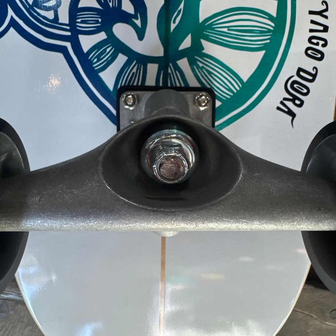 Carver カーバー サーフスケートヤゴ スキニー ゴート