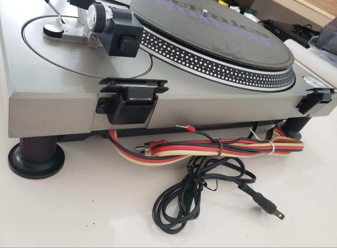 Technics SL-1200 ターンテーブル