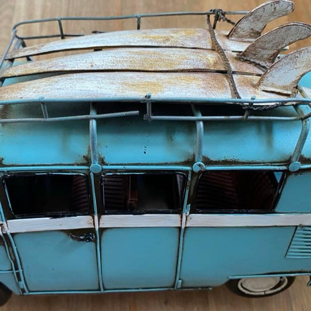 ワーゲンバス風 ブリキ製のミニカー ②