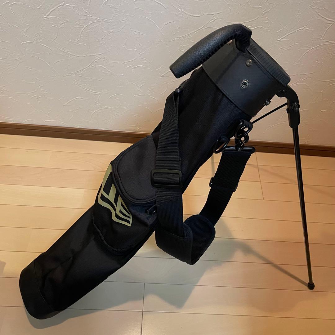 ニューエラ(NEW ERA)セルフスタンドバッグ ブラック / 金ロゴ