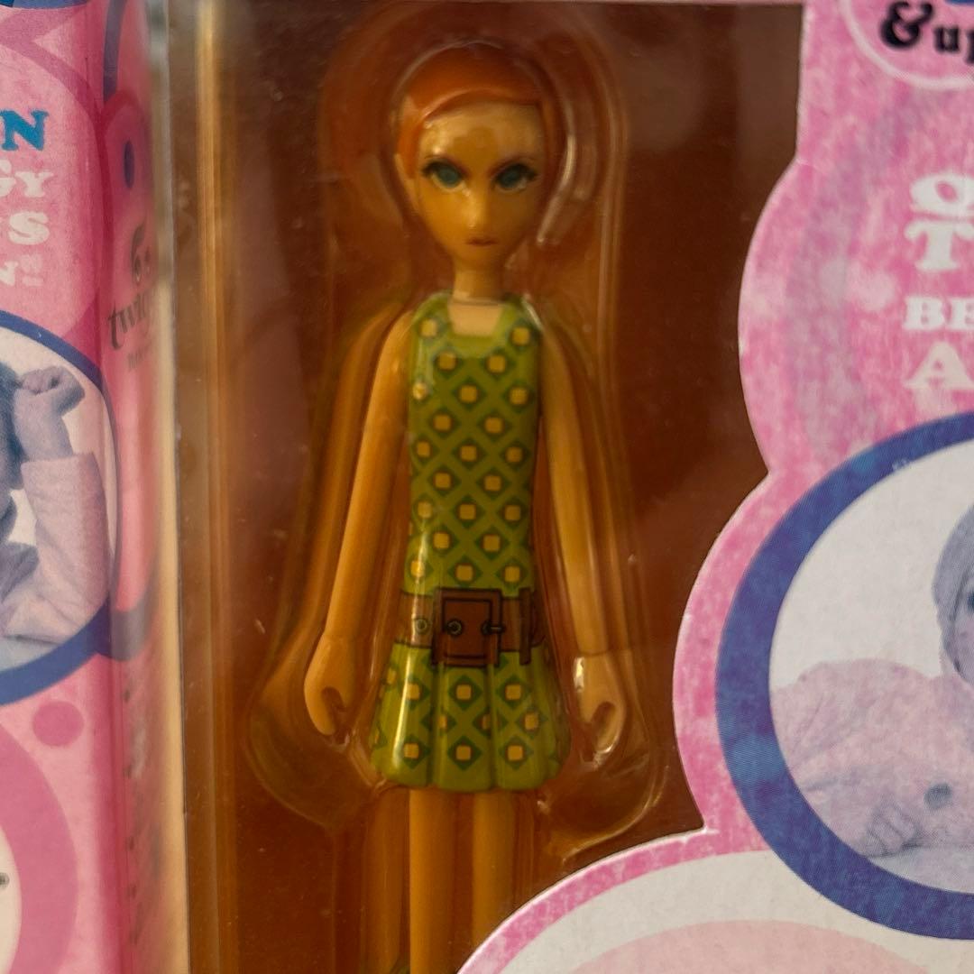 twiggy フィギュア　2種類