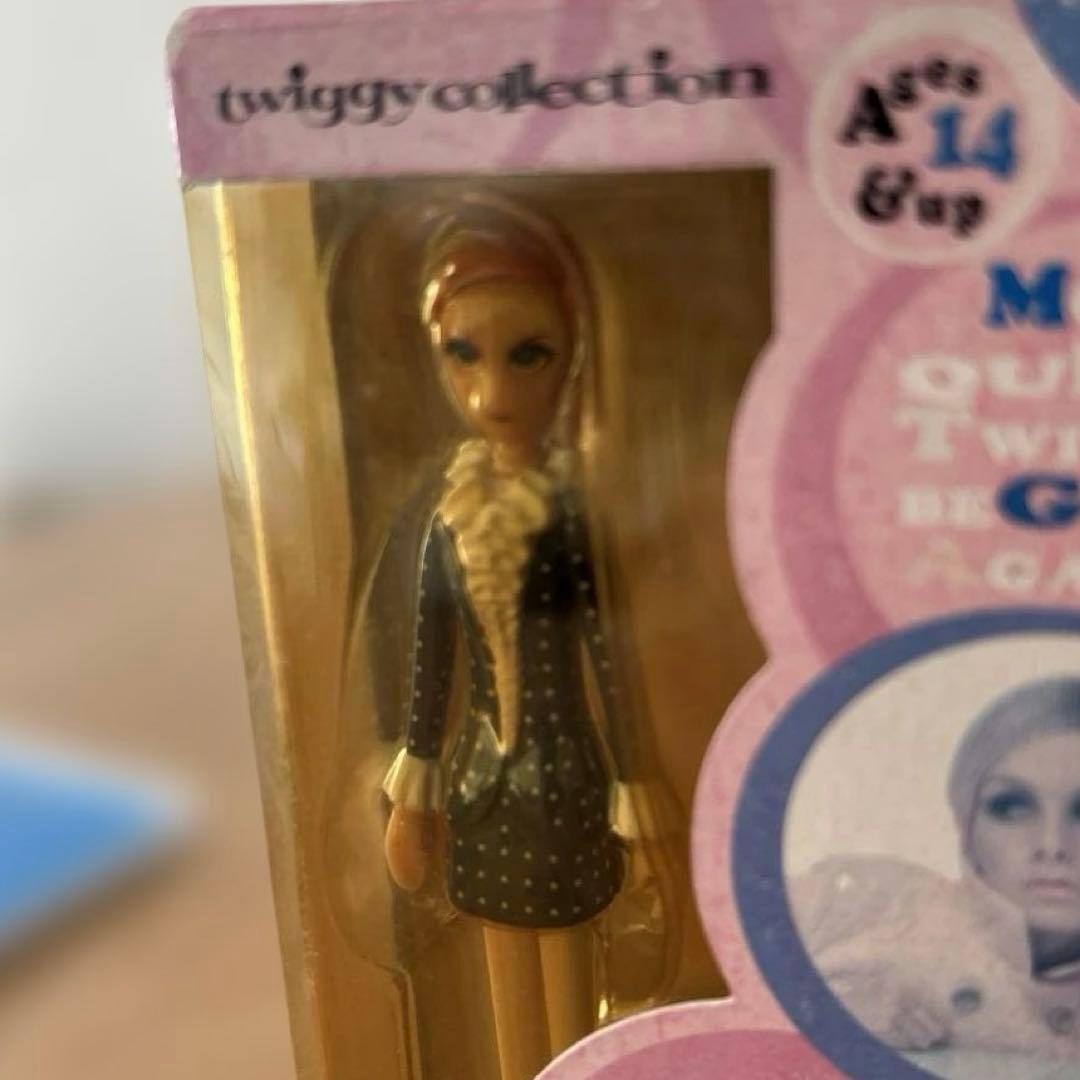 twiggy フィギュア　2種類