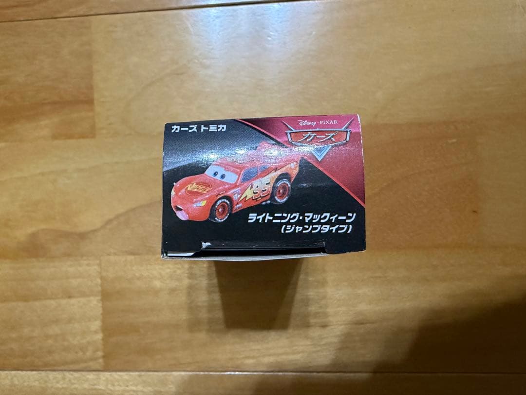 カーズ トミカ ライトニング・マックイーン ジャンプタイプ