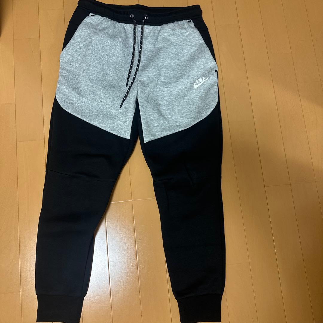 NIKE テックフリース ブラックグレー