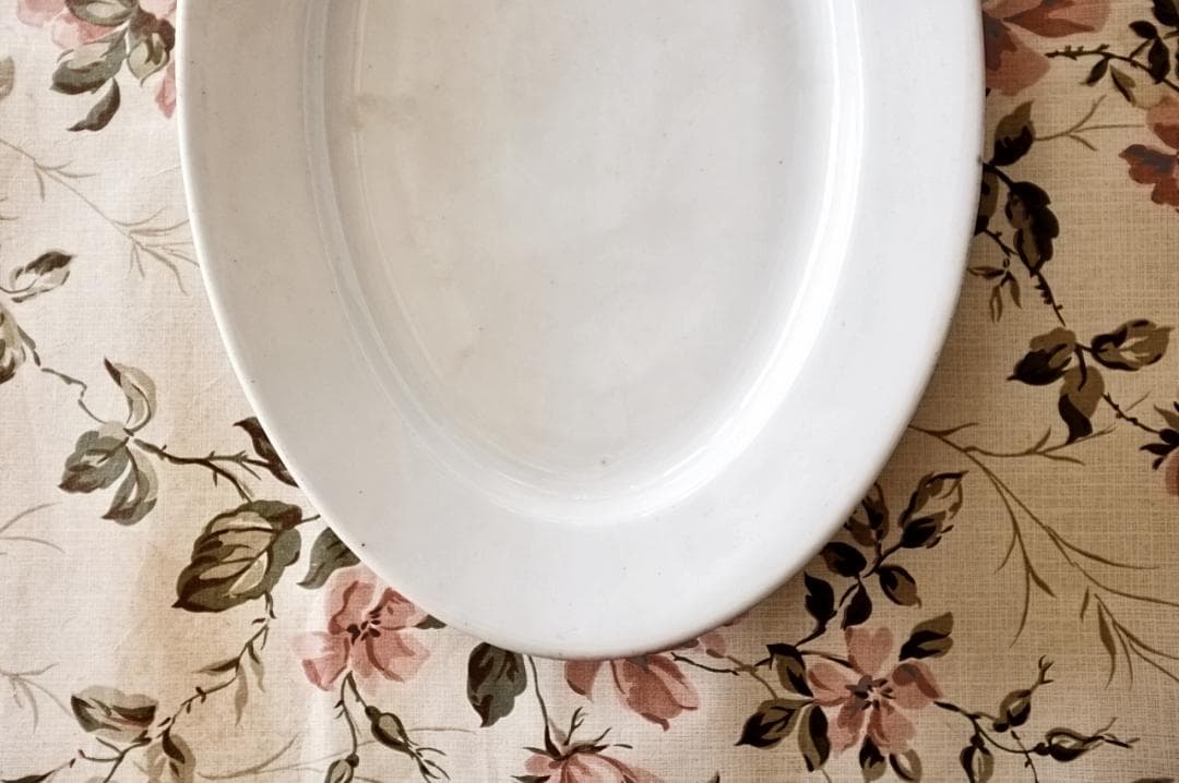 19世紀 フランス 36c 白の集約と重厚なオーバルプレートa アンティーク