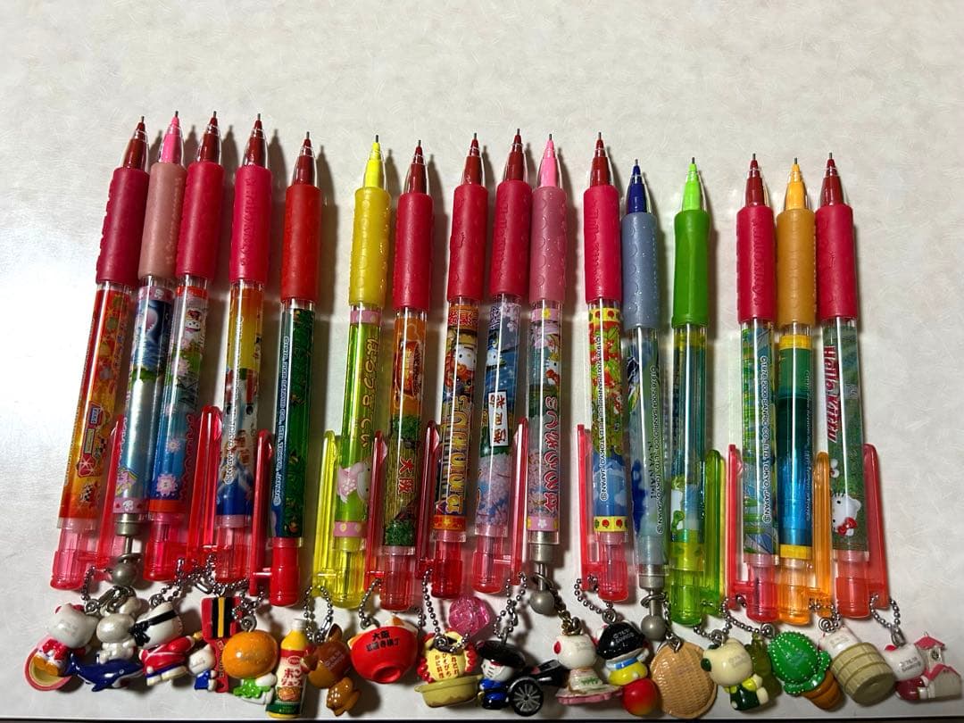 ハローキティご当地シャーペン16本セット