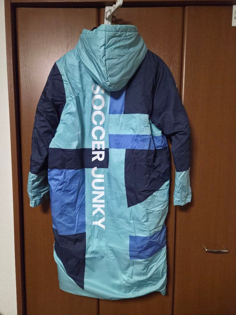 新品/未使用【サッカージャンキー　ベンチコート ブルー】中綿ロングコートL