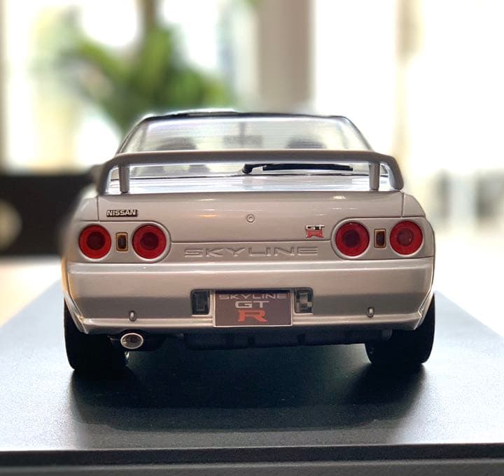 日産　スカイラインGTR  プラモデル　車　完成品